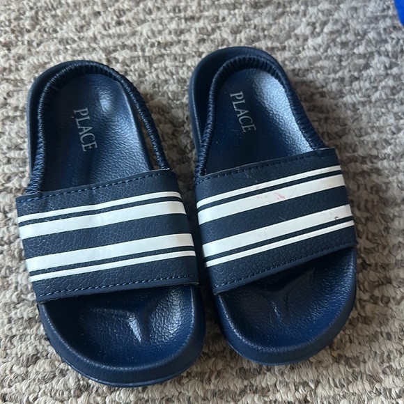 Bundle of 2 pairs of Toddler Sandals - Picture 2 of 5